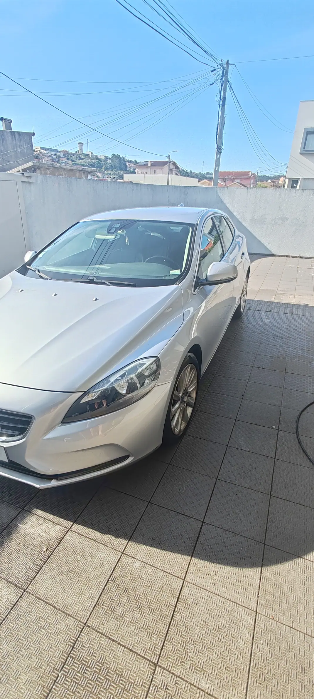 Volvo V40 2013 - 7600 EUR, 290000 km - AUTO.MOTO.pt - 290000km - foto 3 de 14