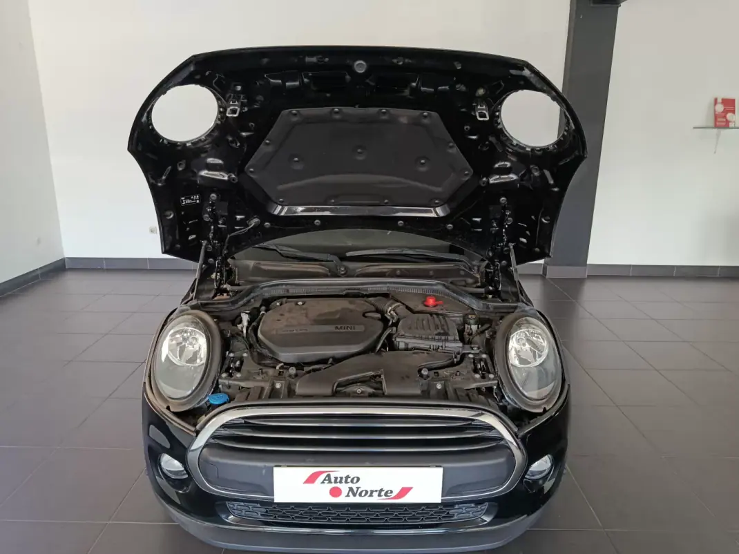 MINI Cooper 2019 - 16200 EUR, 80000 km - 80000km - foto 16 de 52