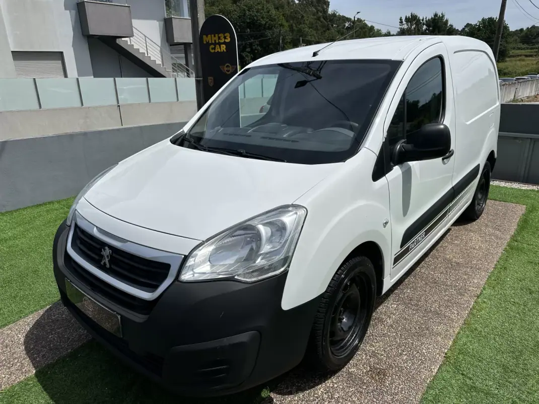 Peugeot PARTNER 1.6 HDI L2 2015 - 6500 EUR, 120000 km - AUTO.MOTO.pt - 120000km - foto 6 de 52
