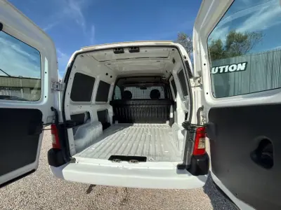 Peugeot 2006 - 5450 EUR, 149000 km - AUTO.MOTO.pt - 149000km - foto 7 de 12