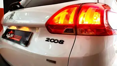 Peugeot 2008 2015 - 11490 EUR, 92490 km - AUTO.MOTO.pt - 92490km - foto 7 de 72