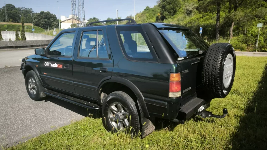 Opel Frontera 1998 - 4999 EUR, 216000 km - AUTO.MOTO.pt - 216000km - foto 6 de 21
