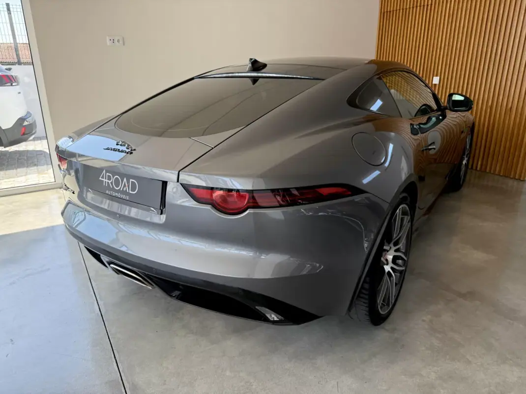 Jaguar F-Type 2018 - 46000 EUR, 64300 km - AUTO.MOTO.pt - 64300km - foto 70 de 135