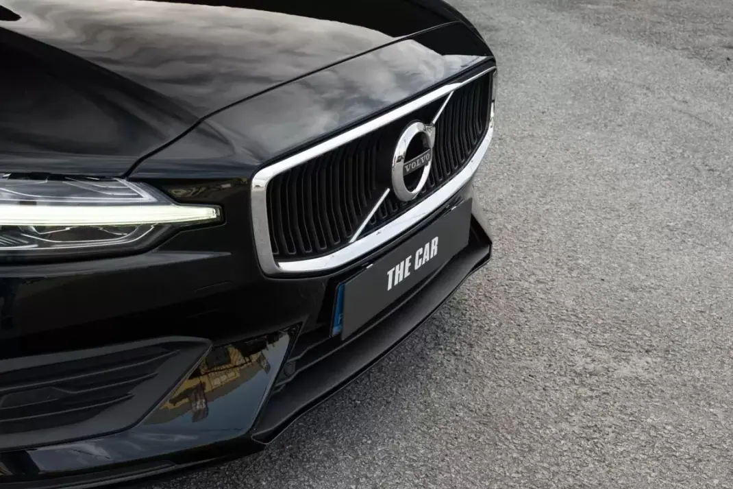 Volvo V60 2019 - 18400 EUR, 258859 km - AUTO.MOTO.pt - 258859km - foto 6 de 25