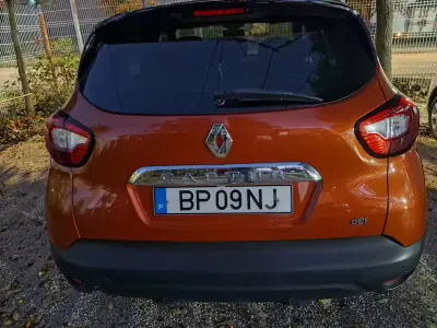 Renault Captur 2016 - 12950 EUR, 160000 km - AUTO.MOTO.pt - 160000km - foto 4 de 7