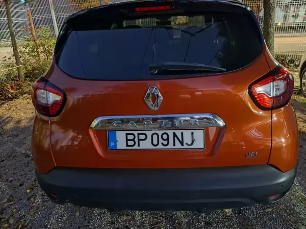 Renault Captur 2016 - 13950 EUR, 160000 km - AUTO.MOTO.pt - 160000km - foto 4 de 7