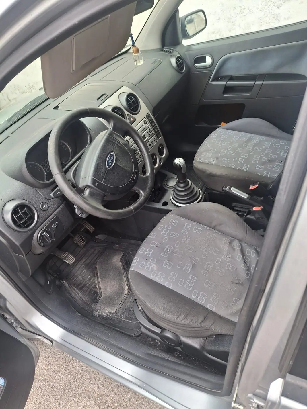 Ford Fusion 2005 - 1700 EUR, 310000 km - 310000km - foto 6 de 7