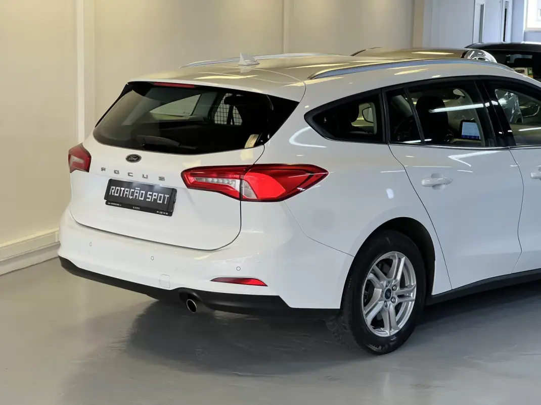 Ford Focus SW 2020 - 12990 EUR, 170000 km - AUTO.MOTO.pt - 170000km - foto 13 de 38