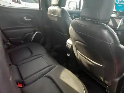 Jeep Renegade 2019 - 15900 EUR, 95000 km - AUTO.MOTO.pt - 95000km - foto 11 de 18
