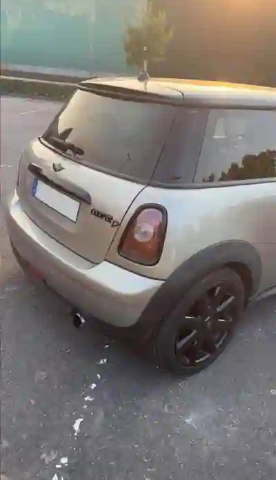 MINI Cooper 2007 - 6900 EUR, 100000 km - foto 4 de 8