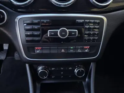 Mercedes-Benz CLA 180 2014 - 17990 EUR, 134000 km - AUTO.MOTO.pt - 134000km - foto 29 de 34