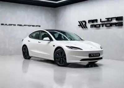 Tesla Model 3 2024 - 40000km