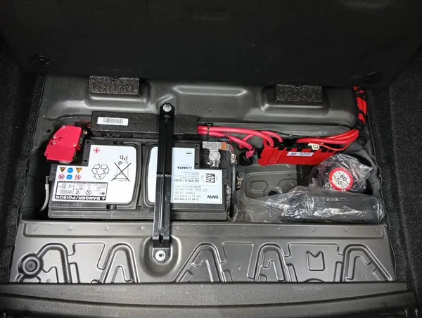 BMW 116 2017 - 15000 EUR, 121000 km - AUTO.MOTO.pt - 121000km - foto 6 de 11