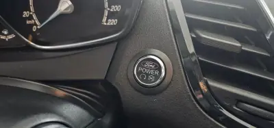 Ford Fiesta 2015 - 6990 EUR, 185000 km - AUTO.MOTO.pt - 185000km - foto 14 de 17