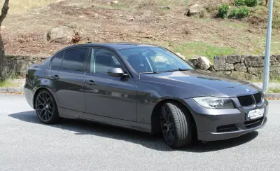 BMW 320 2008 - 8990 EUR, 338000 km - AUTO.MOTO.pt - 338000km - foto 4 de 35
