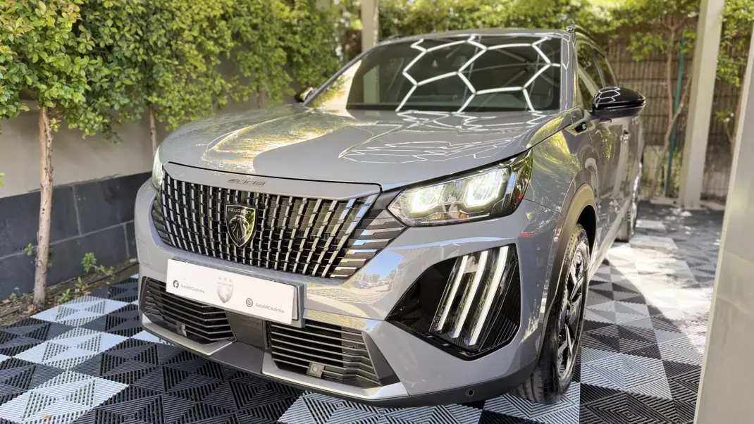 Peugeot e-2008 2025 - 25900 EUR, 13646 km - AUTO.MOTO.pt - 13646km - foto 5 de 22