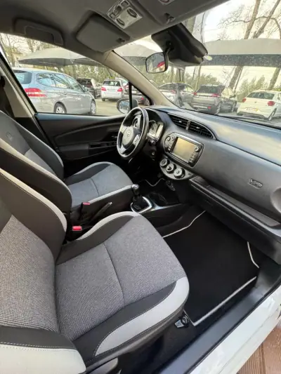 Toyota Yaris 2019 - 13490 EUR, 122240 km - AUTO.MOTO.pt - 122240km - foto 14 de 14