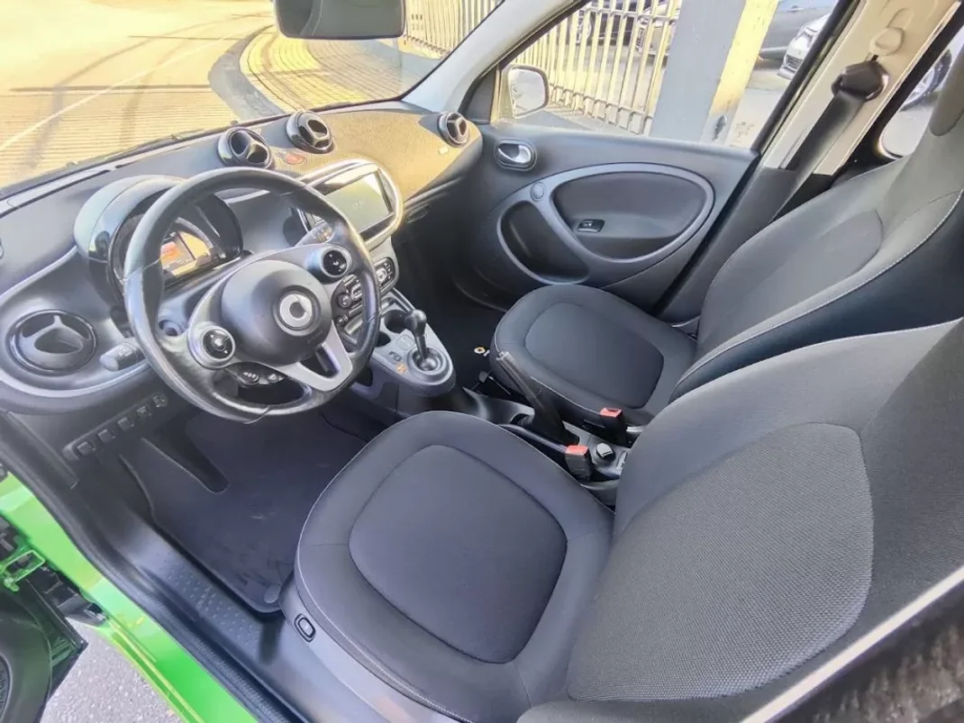 Smart ForFour 2017 - 13500 EUR, 44000 km - AUTO.MOTO.pt - 44000km - foto 27 de 46