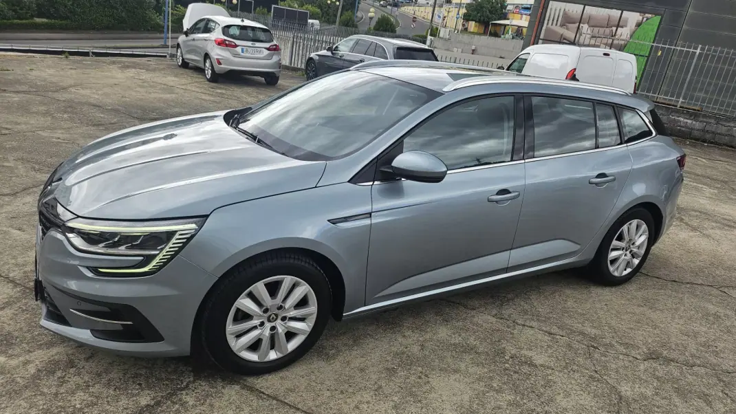 Renault Mégane Break 2020 - 16900 EUR, 127254 km - 127254km - foto 2 de 10