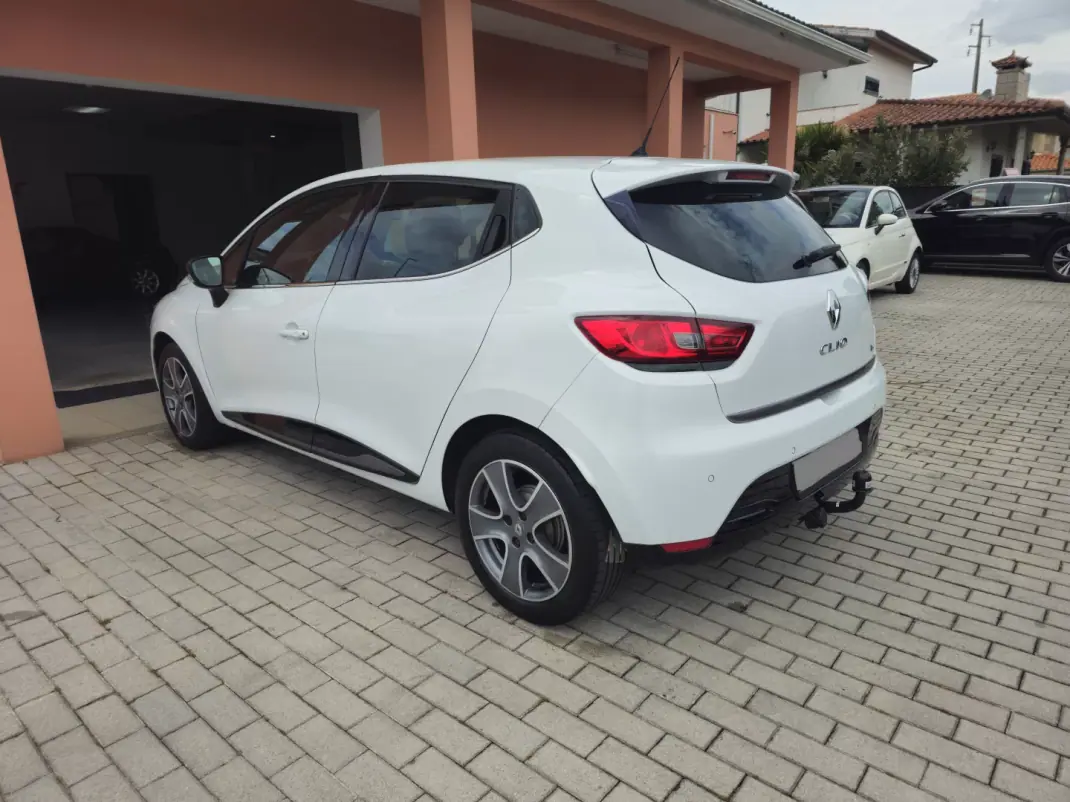 Renault Clio 2016 - 8990 EUR, 152000 km - AUTO.MOTO.pt - 152000km - foto 6 de 14