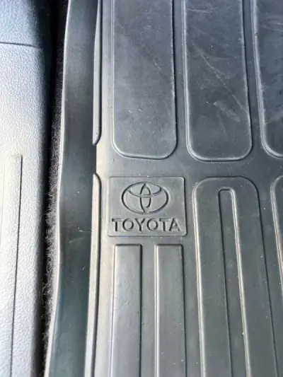Toyota Land Cruiser 2017 - 67500 EUR, 149504 km - AUTO.MOTO.pt - 149504km - foto 32 de 42