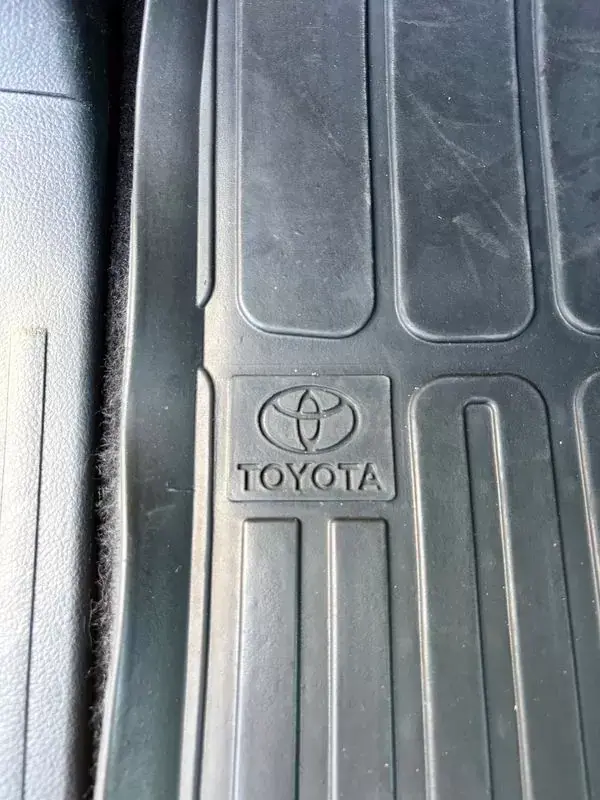 Toyota Land Cruiser 2017 - 66000 EUR, 149504 km - AUTO.MOTO.pt - 149504km - foto 32 de 42