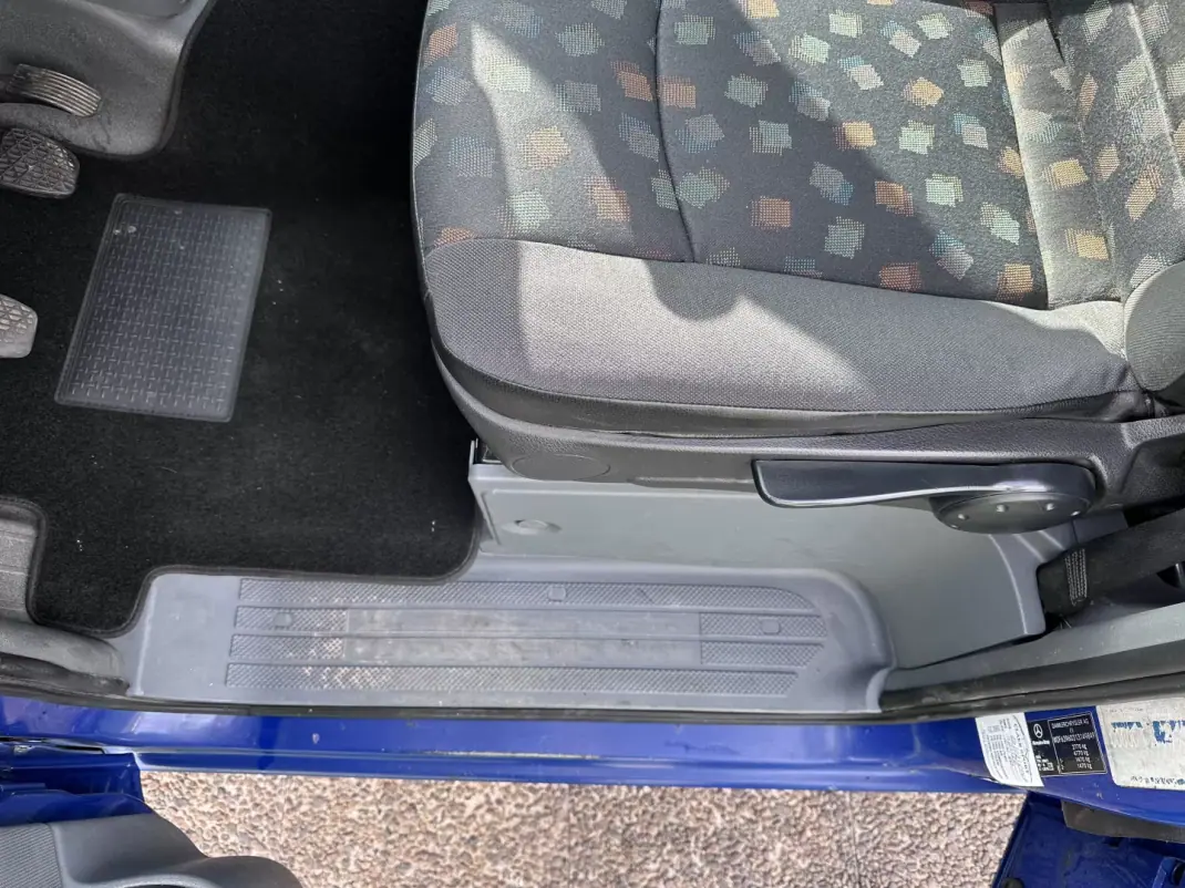 Mercedes-Benz VITO 111 CDI -LONGA 2005 - 6250 EUR, 400000 km - AUTO.MOTO.pt - 400000km - foto 15 de 25