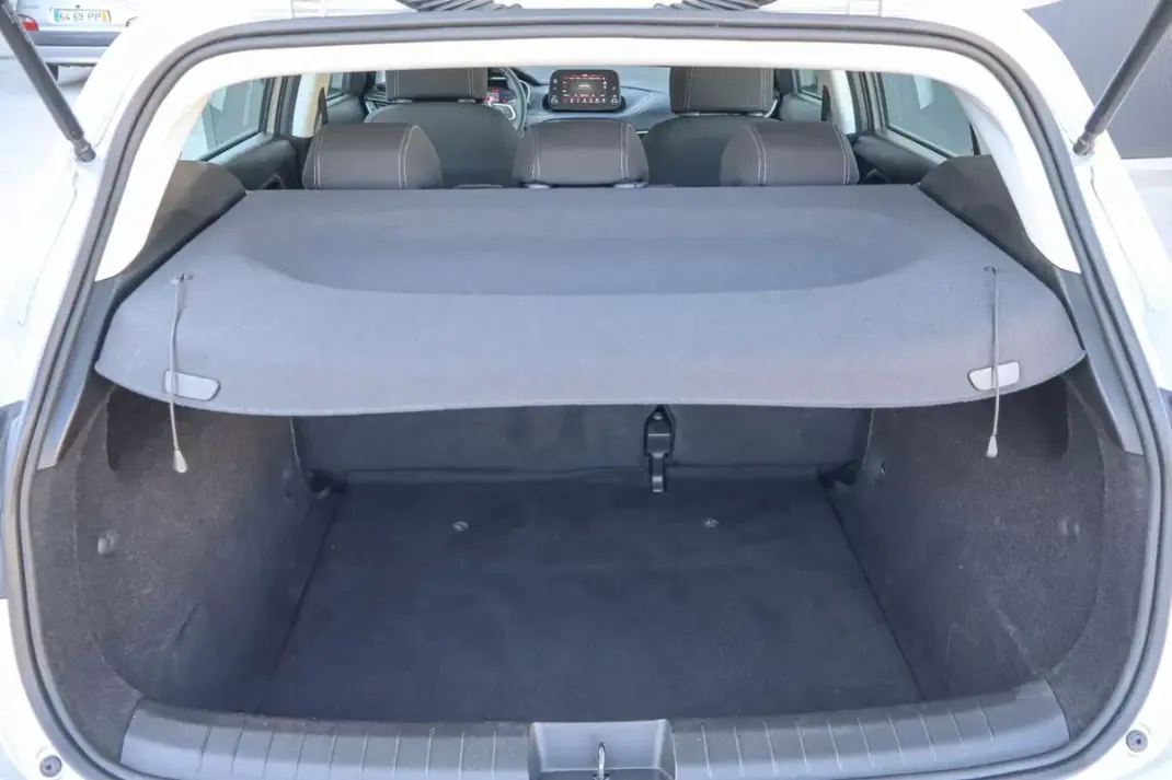 Fiat Tipo 2021 - 12250 EUR, 61465 km - 61465km - foto 13 de 26