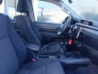 Toyota Hilux 2017 - 27900 EUR, 128583 km - AUTO.MOTO.pt - 128583km - foto 15 de 19