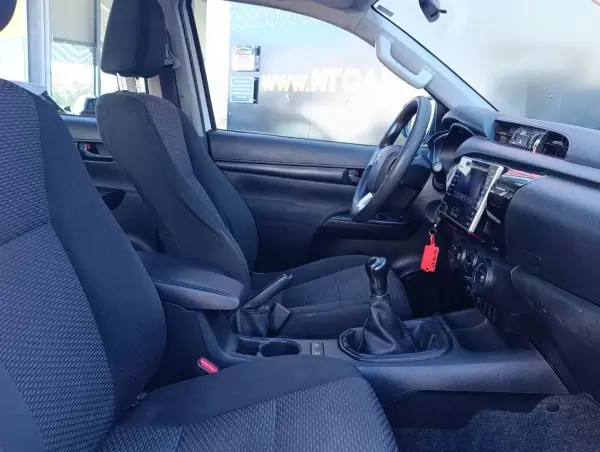 Toyota Hilux 2017 - 27900 EUR, 128583 km - AUTO.MOTO.pt - 128583km - foto 15 de 19