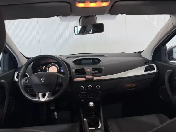 Renault Mégane 2010 - 5990 EUR, 268926 km - AUTO.MOTO.pt - 268926km - foto 18 de 18
