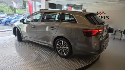 Toyota Avensis Touring Sports 2016 - 14900 EUR, 212217 km - AUTO.MOTO.pt - 212217km - foto 21 de 57