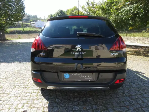 Peugeot 3008 2016 - 13990 EUR, 143000 km - AUTO.MOTO.pt - 143000km - foto 8 de 53