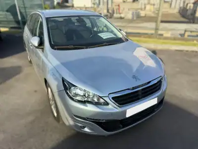 Peugeot 308 SW 2015 - 12900 EUR, 162000 km - AUTO.MOTO.pt - 162000km - foto 4 de 13