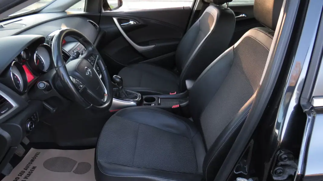 Opel Astra 2013 - 9800 EUR, 99000 km - 99000km - foto 8 de 16