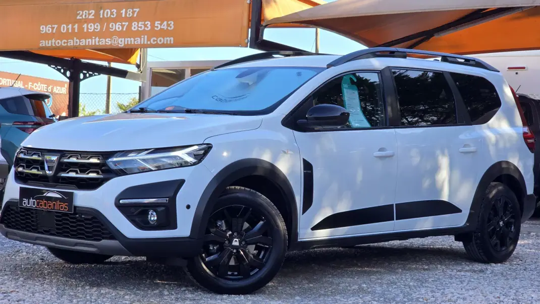 Dacia Jogger 2023 - 17750 EUR, 55800 km - AUTO.MOTO.pt - 55800km - foto 1 de 22