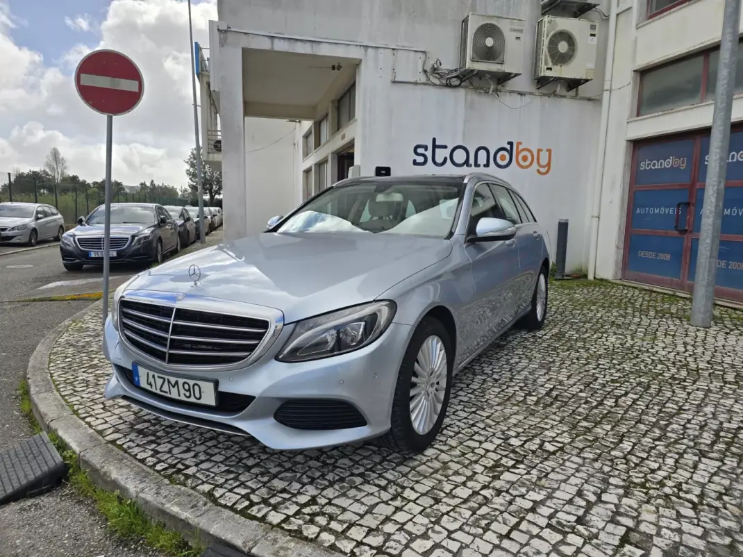 Mercedes-Benz C 200 2014 - 12450 EUR, 252000 km - AUTO.MOTO.pt - 252000km - foto 6 de 18