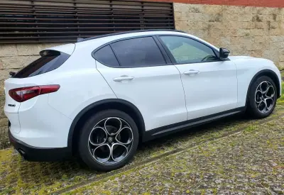 Alfa Romeo Stelvio 2020 - 29980 EUR, 47900 km - AUTO.MOTO.pt - 47900km - foto 21 de 28