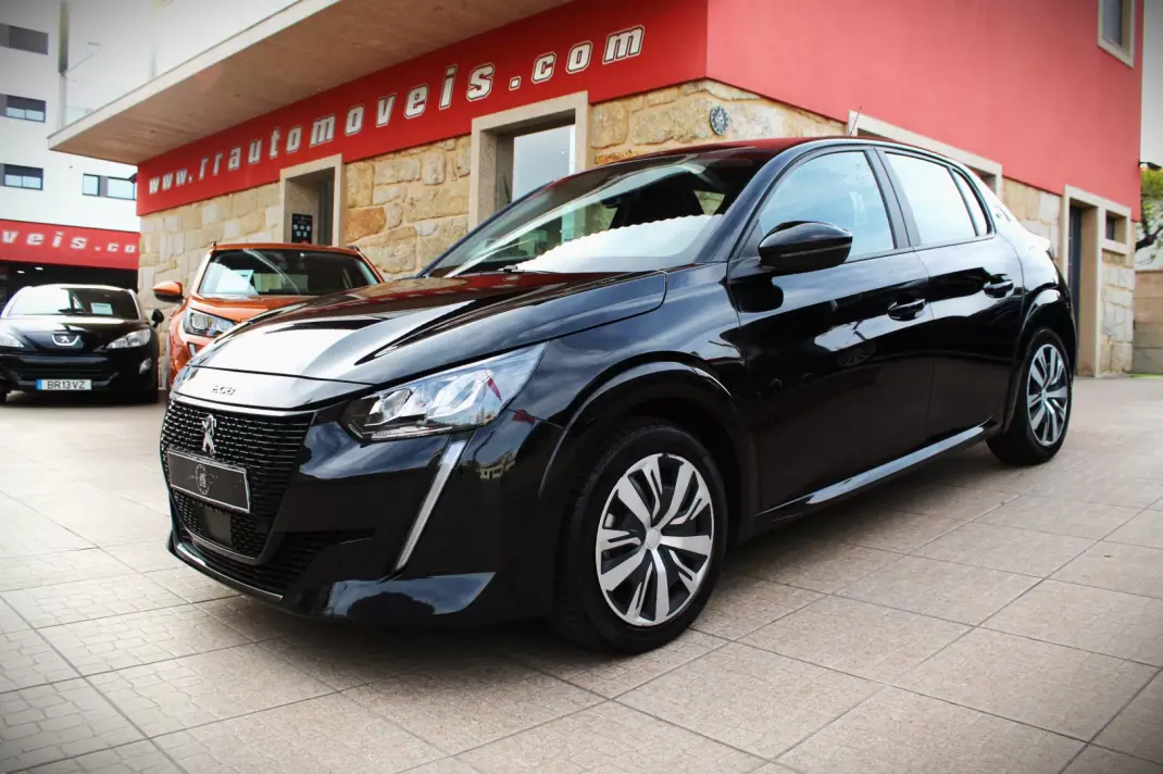 Peugeot e-208 2020 - 14350 EUR, 56200 km - AUTO.MOTO.pt - 56200km - foto 1 de 28