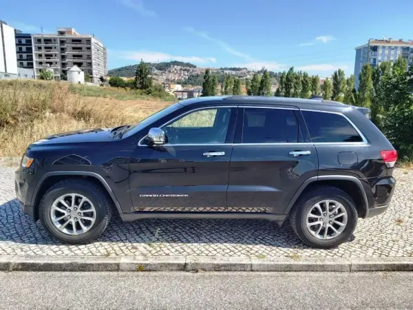 Jeep Grand Cherokee 2016 - 34950 EUR, 135350 km - AUTO.MOTO.pt - 135350km - foto 16 de 60