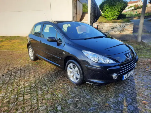 Peugeot 307 2008 - 4950 EUR, 152914 km - AUTO.MOTO.pt - 152914km - foto 2 de 9