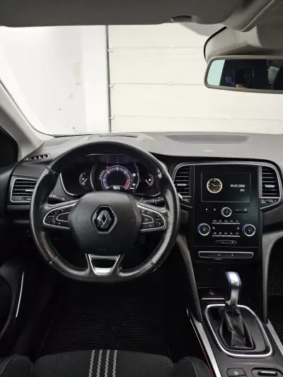 Renault Mégane Sport Tourer 2019 - 11950 EUR, 286730 km - AUTO.MOTO.pt - 286730km - foto 47 de 52
