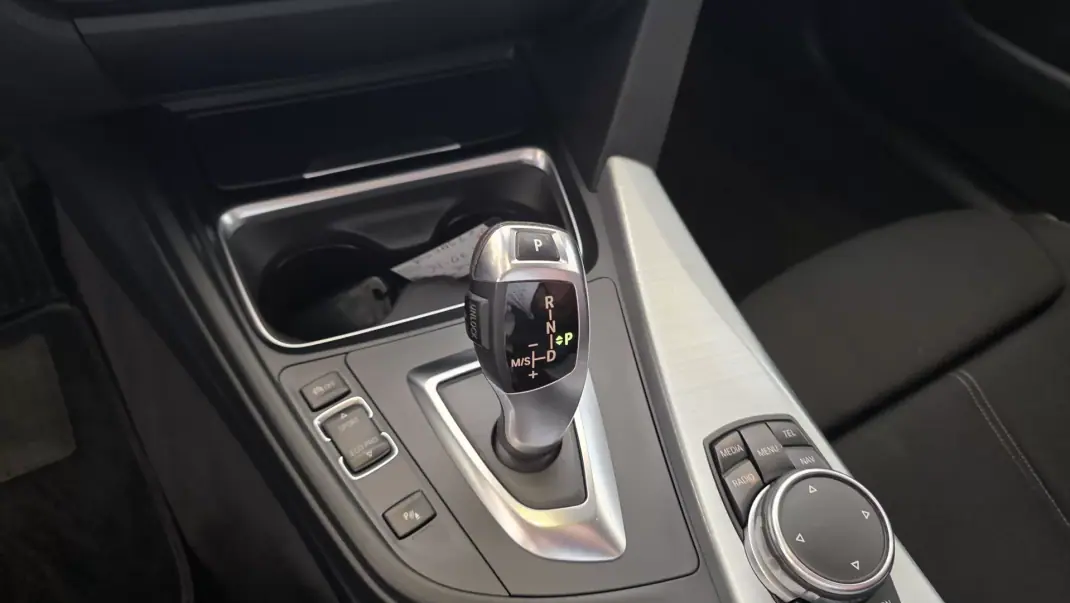 BMW 418 Gran Coupé 2015 - 16900 EUR, 272963 km - AUTO.MOTO.pt - 272963km - foto 43 de 64