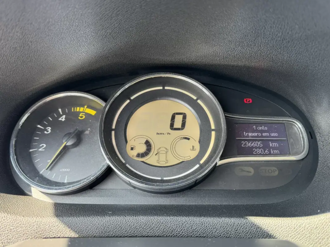 Renault Mégane Sport Tourer 2014 - 8990 EUR, 234000 km - 234000km - foto 17 de 32
