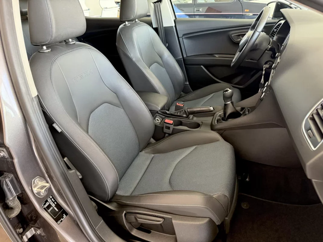 SEAT Leon 2015 - 14000 EUR, 181000 km - AUTO.MOTO.pt - 181000km - foto 50 de 92