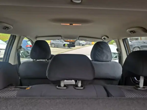 Nissan Qashqai 2015 - 13000 EUR, 125000 km - AUTO.MOTO.pt - 125000km - foto 17 de 22