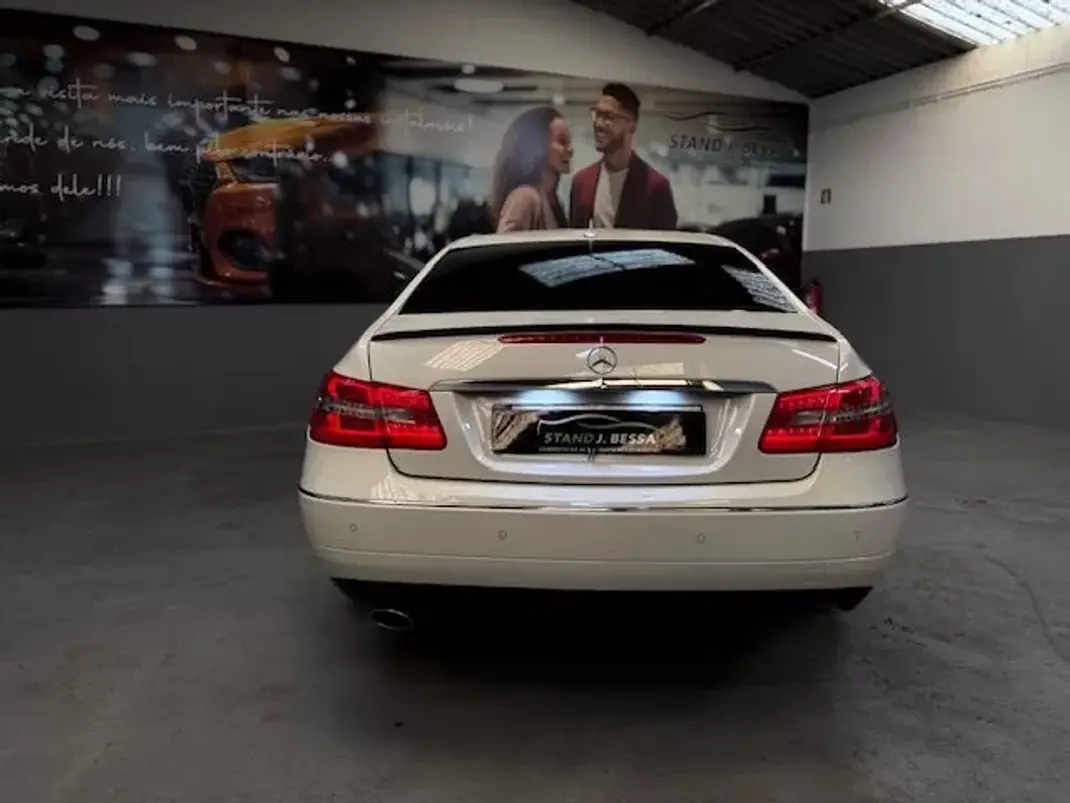 Mercedes-Benz E 250 2009 - 13999 EUR, 270019 km - AUTO.MOTO.pt - 270019km - foto 9 de 17