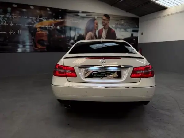 Mercedes-Benz E 250 2009 - 13999 EUR, 270019 km - AUTO.MOTO.pt - 270019km - foto 9 de 17