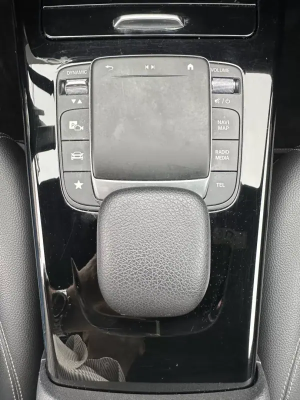 Mercedes-Benz CLA 180 2021 - 26900 EUR, 180000 km - AUTO.MOTO.pt - 180000km - foto 53 de 67
