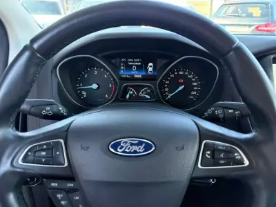Ford Focus 2018 - 13900 EUR, 114000 km - AUTO.MOTO.pt - 114000km - foto 7 de 16